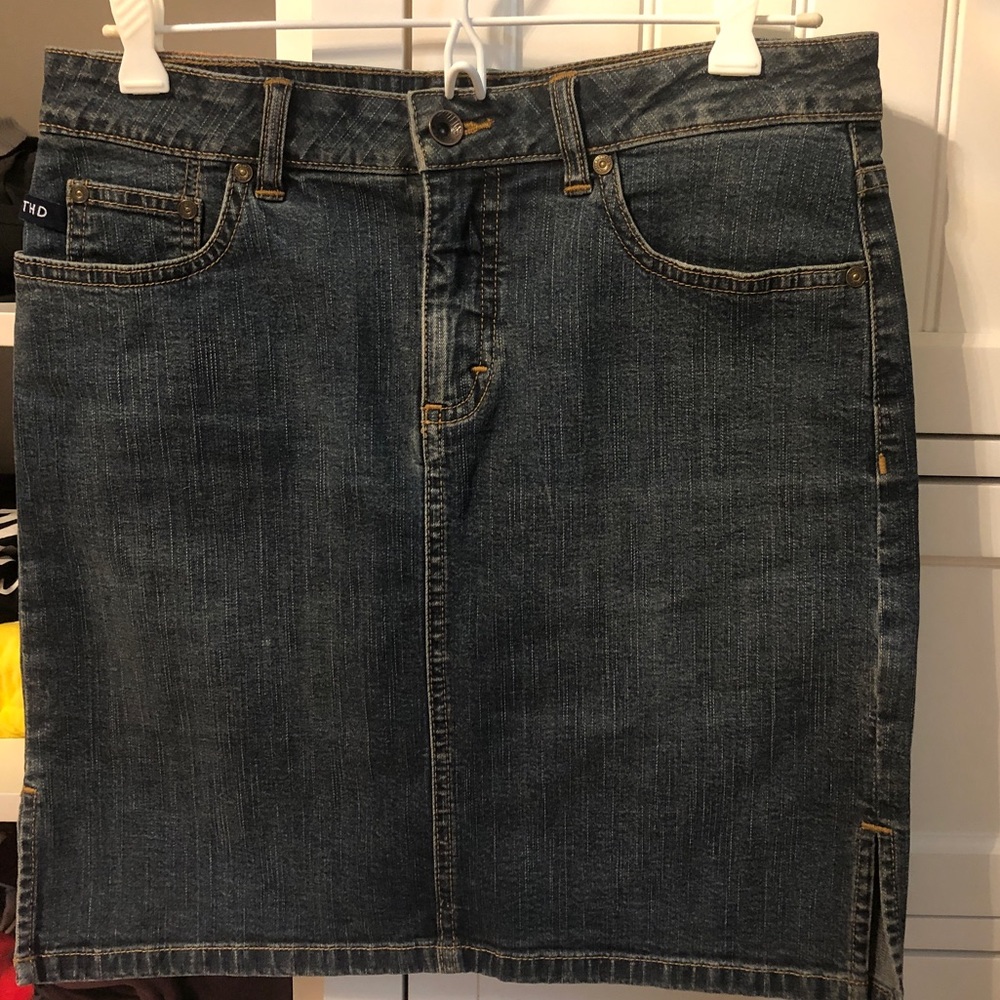 Tommy Hilfiger Dark Wash Denim Jean Skirt with Five Pockets and Small Side Slits